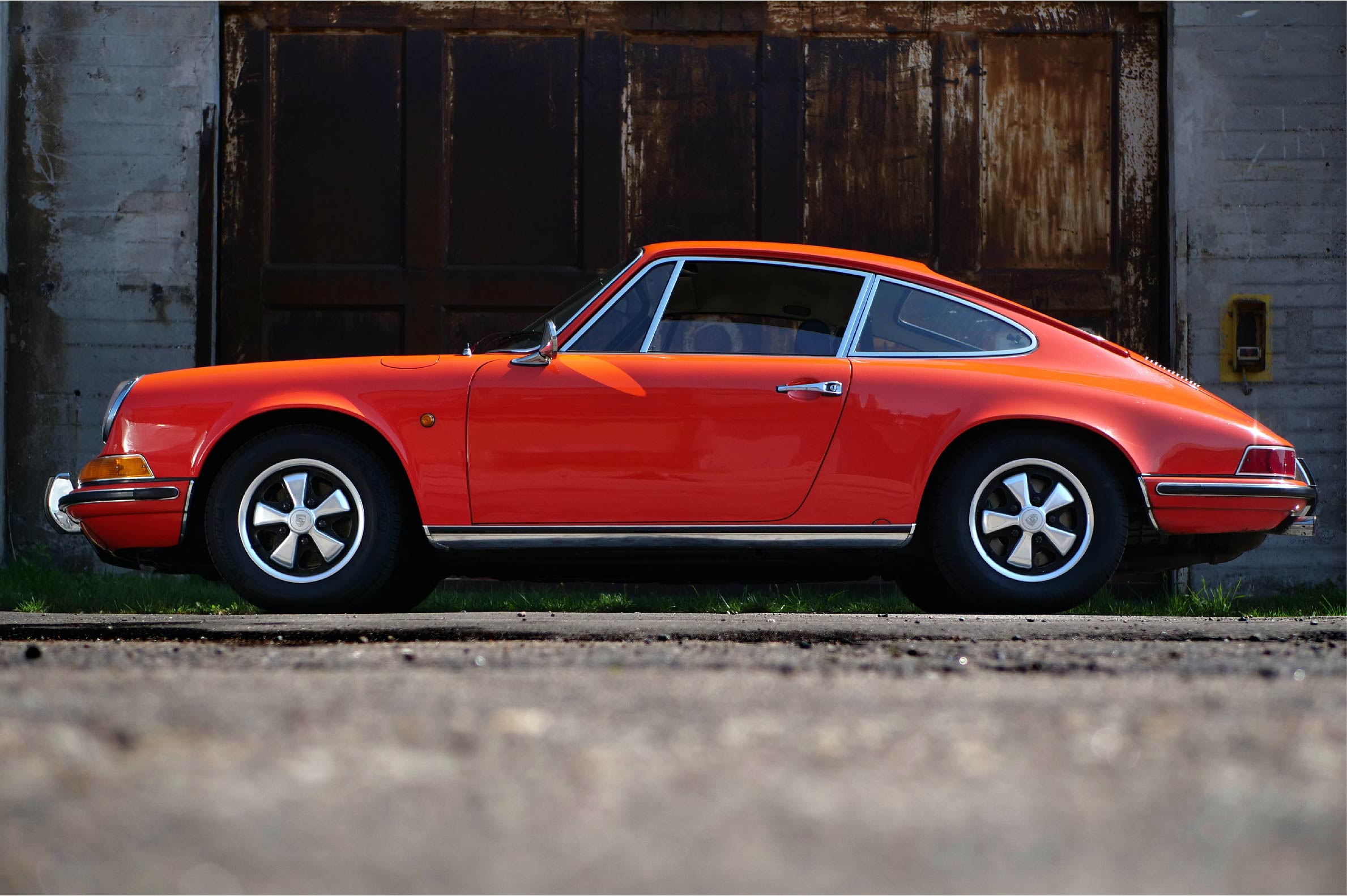 Image of a Porsche Carrera